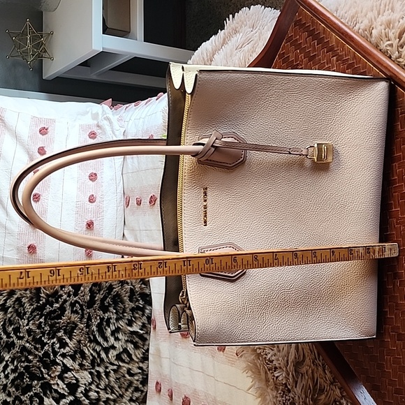 Michael Kors Leather Pink & Cream Shoulder Bag - Picture 11 of 12